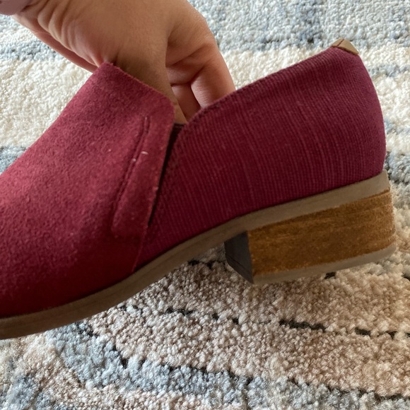 Toms women’s loafers size 8W maroon - Picture 3 of 6